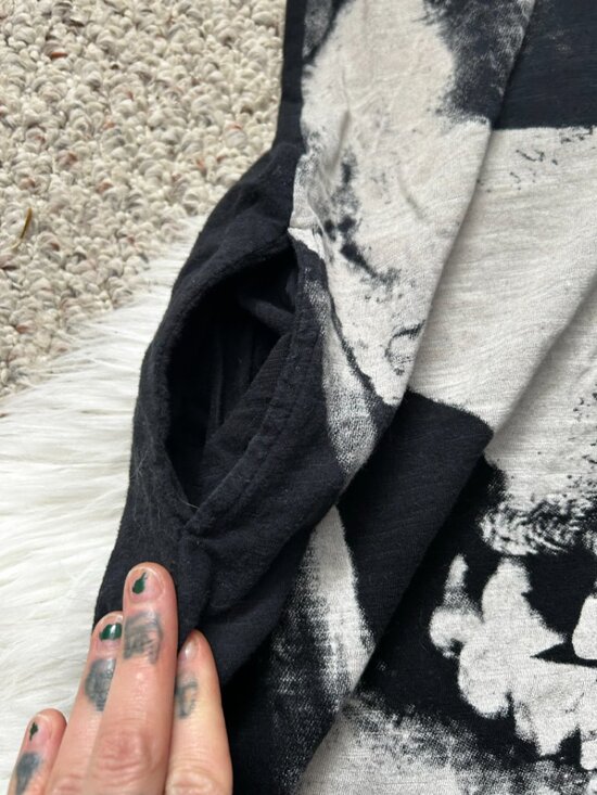 Iron Fist Loose Tooth Skull Romper L Pajamas Loungewear - Picture 6 of 6